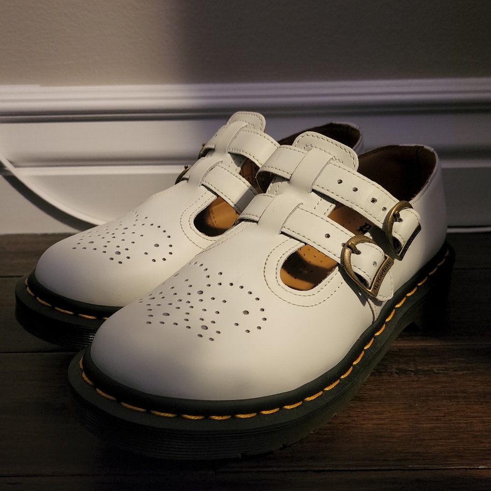 New Mary Jane's White Size 6